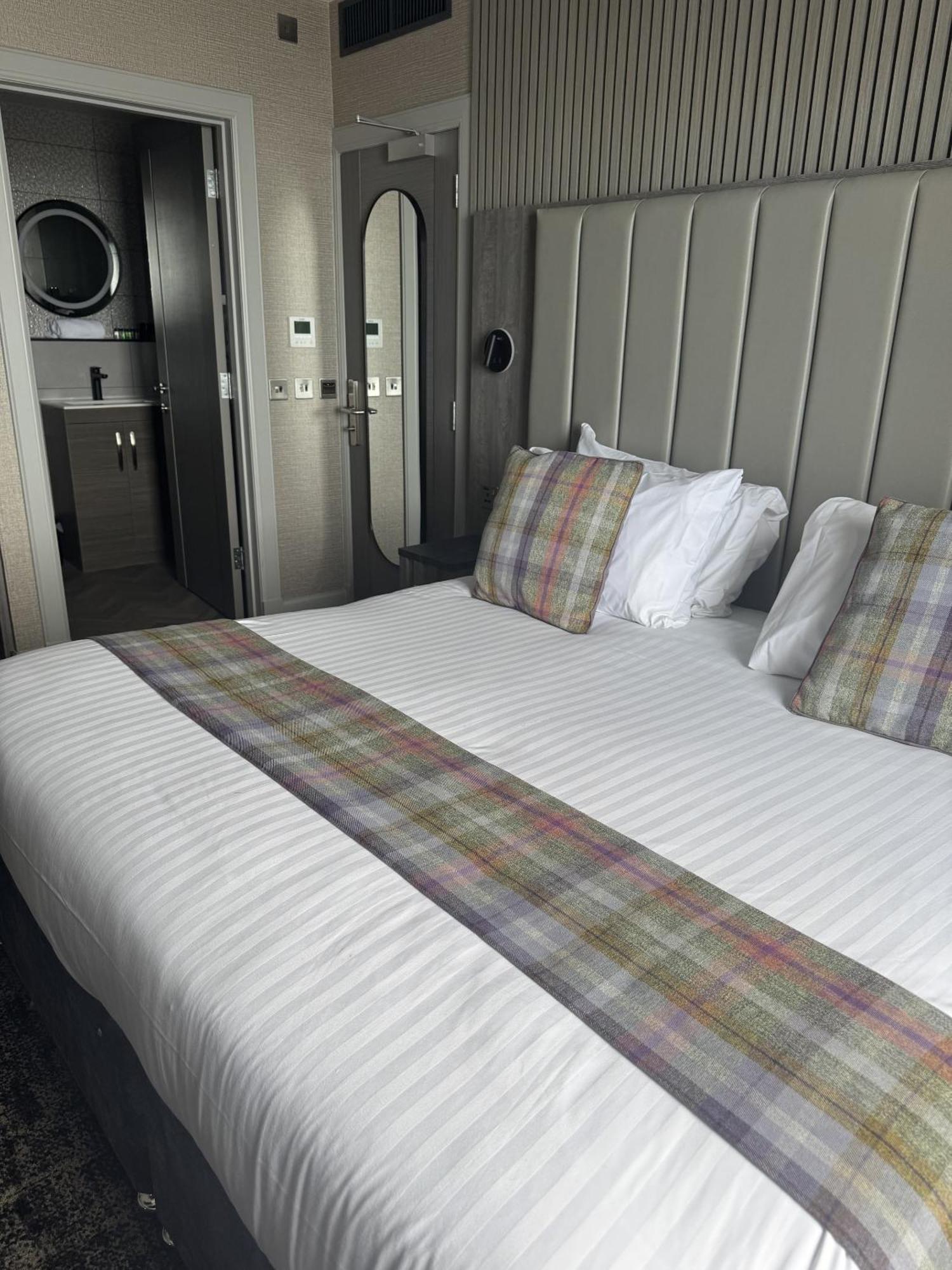 The Knowes Hotel & Restaurant Macduff Camera foto